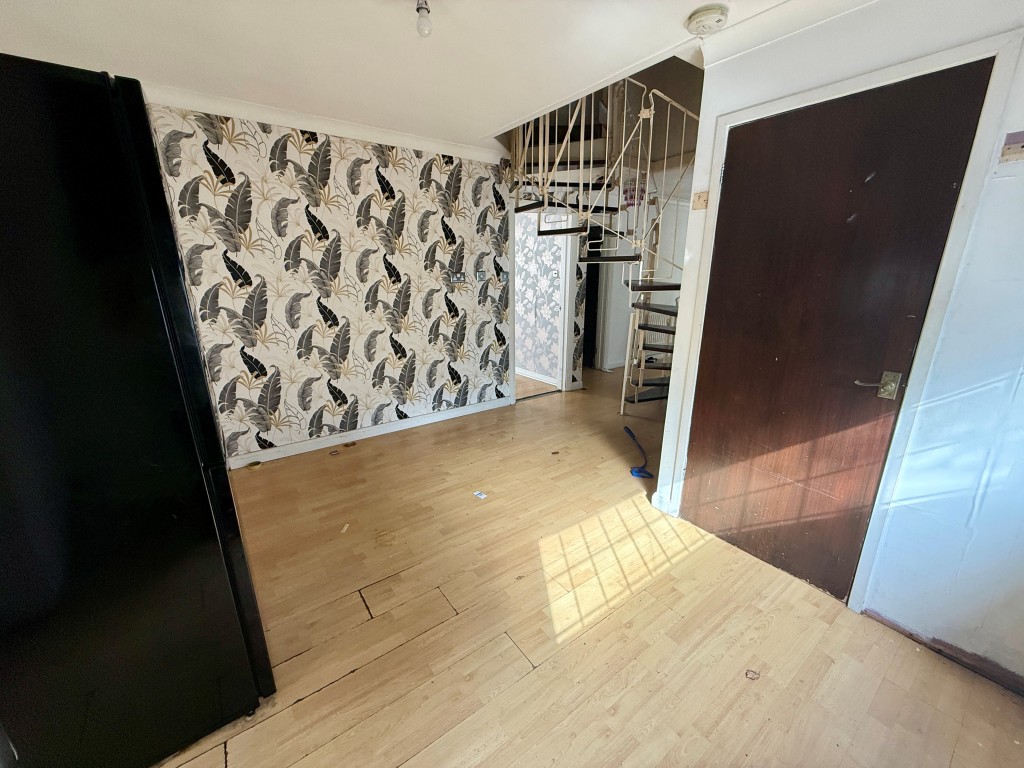 Lot: 38 - PLANNING FOR CONVERSION INTO FOUR-BEDROOM HOUSE WITH EN-SUITES - Dining room